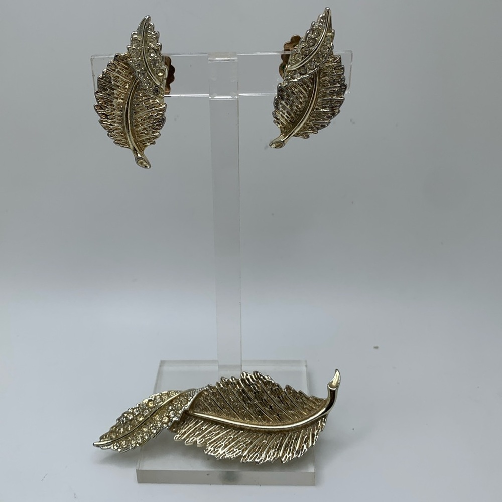 Sarah Coventry Earring & Brooch Set  Signed Foliage Gold Tone
